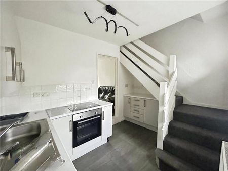 2 bedroom terraced house to rent - Photo 4