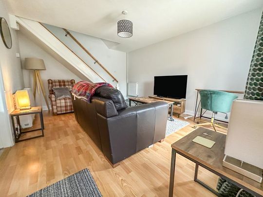 2 bedroom end of terrace house to rent - Photo 1