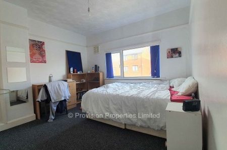 3 Bedroom House Central Hyde Park - Photo 5