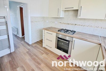 3 bedroom semi-detached house to rent - Photo 5