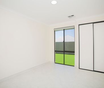 Brand New Family Home in Prime Yanchep Location - Photo 2