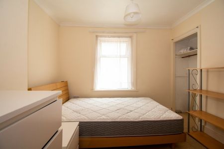 4 Double Bed Student house on Brassey Road - SEE VIDEO TOUR - Photo 4