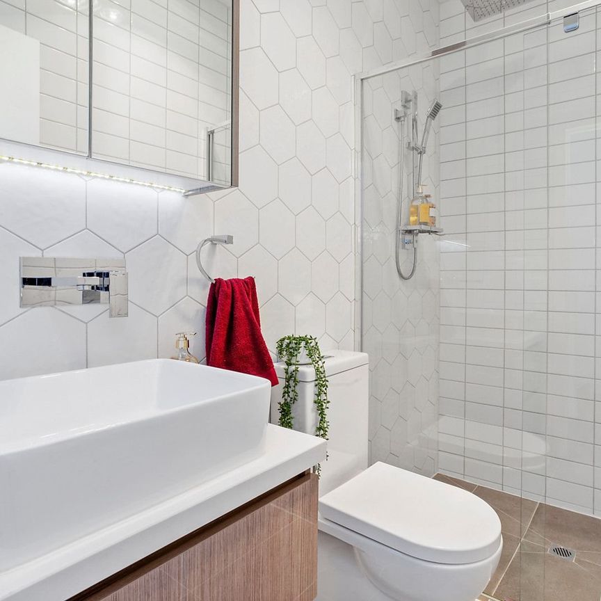 8/5 Queen Street, Essendon VIC 3040 - Photo 1