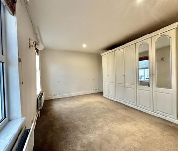 2 bedroom semi-detached house to rent - Photo 6