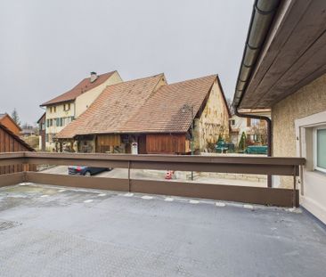 Completely renovated 5-room apartment with terrace in Wenslingen BL - Foto 5