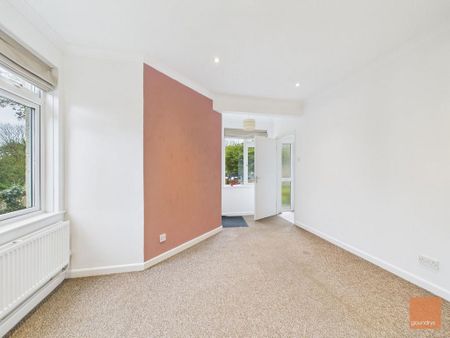 2 bedroom detached bungalow to rent - Photo 2