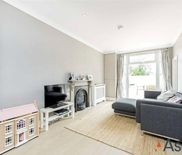 3 bedroom flat to rent - Photo 1