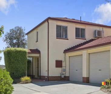 Family Living In Popular Amaroo - Photo 4