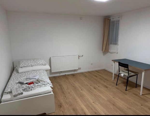 WG-Zimmer in frisch sanierter Souterrainwohnung in Berlin-Kladow - Photo 1