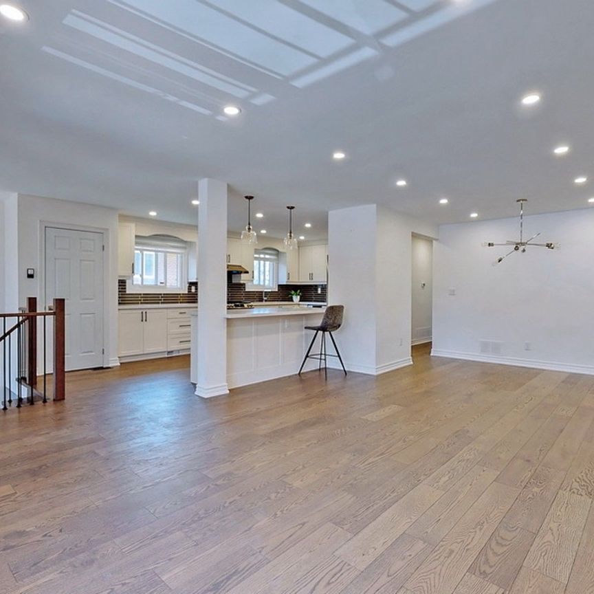 For Lease - 22 Mallaby Drive Unit# Main, Toronto, Ontario - Photo 1