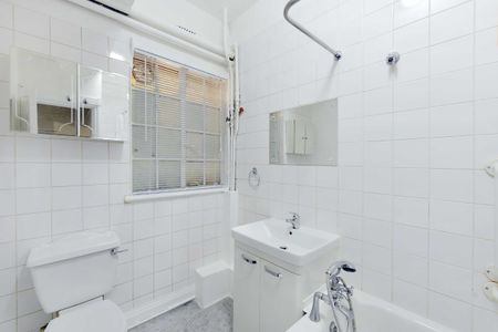 Strathmore Court, St John’s Wood, NW8 - Photo 4