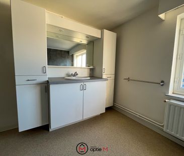 Ruim appartement te huur in het hart van Zonhoven - Photo 1