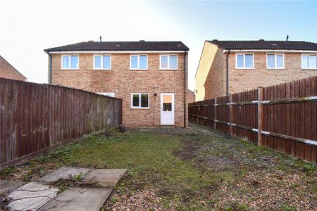 2 bedroom semi-detached house to rent - Photo 4