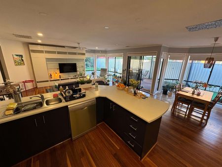 Caroline Springs - Photo 2