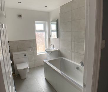 11 LIME STREET - Photo 3