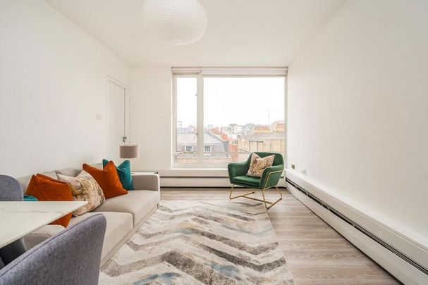 3 bedroom flat to rent - Photo 1