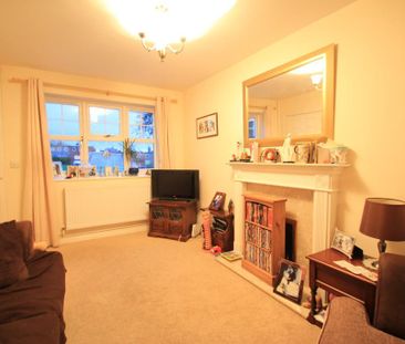 2 bedroom semi-detached house to rent - Photo 2