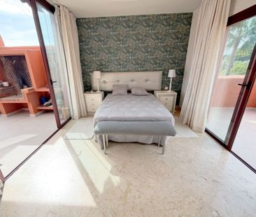 Ático de alquiler en Urbanización la Alzambra, La Dama de Noche - L... - Photo 5