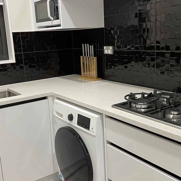 Fully Furnished 2 Bedroom Granny Flats - Photo 1