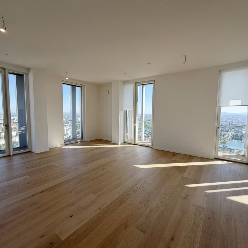 2 Monate mietzinsfrei: 3-Zi.-Erstbezug mit Sauna & Skylineblick - Photo 1