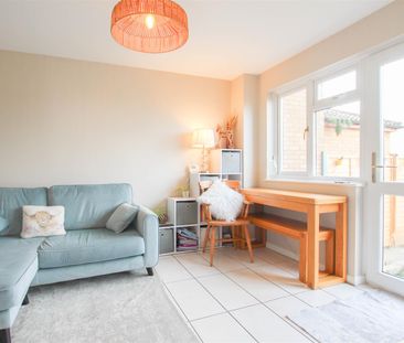 Goddard Way, Saffron Walden - Photo 2