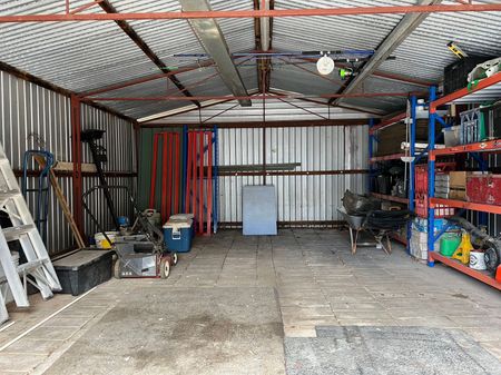 Four Bedroom Family Home! - Photo 2