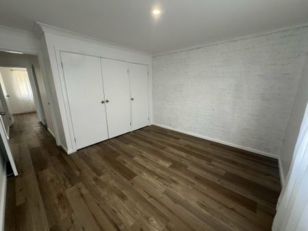 Modern 2 Bedroom Unit - Photo 3