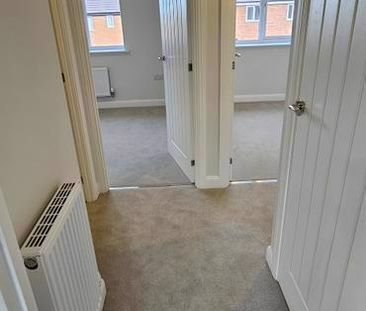 3 bedroom semi-detached house to rent - Photo 2