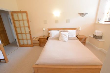 3 bedroom apartment to rent - Photo 3