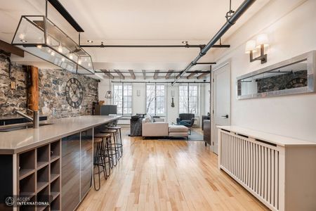 Condo for rent in Old Montreal | Furnished and equipped - Photo 4