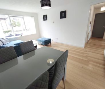 1 Bed Flat, Main Street, G40 - Photo 2