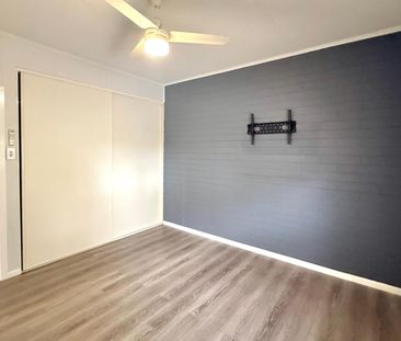 Modern Home on a Large Block! - Photo 2