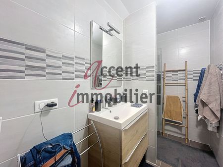 Caumont, centre : Maison de village T4 rénovée 99 m² avec terrasse et grand garage, - Photo 3