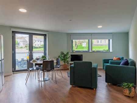 1 bedroom in a flat share to rent - Photo 4