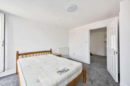 Birdhurst Rd, London, Colliers Wood, Sw, London, SW19 - Photo 5