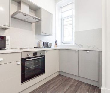 2 bedroom flat to rent - Photo 6