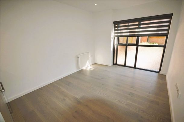 1 Bedroom Flat / Apartment - Capitol House, Bridge Street - Photo 1