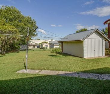 Neat and Tidy Home in Booval! - Photo 6