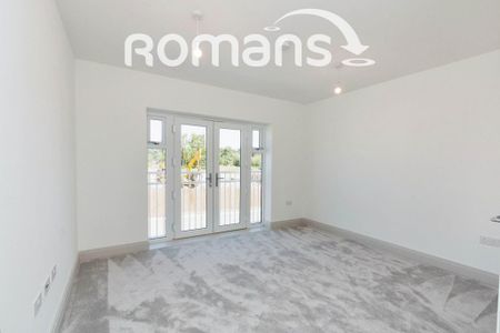 3 bedroom semi-detached house to rent - Photo 2