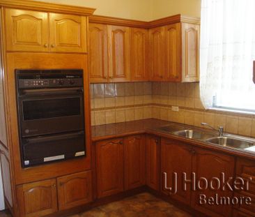 IDEAL LOCATION - Photo 3