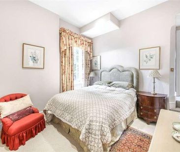 Second Floor Flat, Pembridge Place, London, W2 - Photo 5