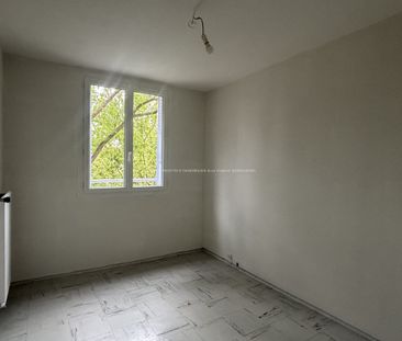 Location Appartement 3 pièces 65m² ST PAUL TROIS CHATEAUX 26130 - Photo 2
