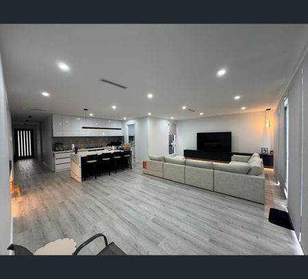 34 Aintree street, Craigieburn, Vic 3064 - Photo 4