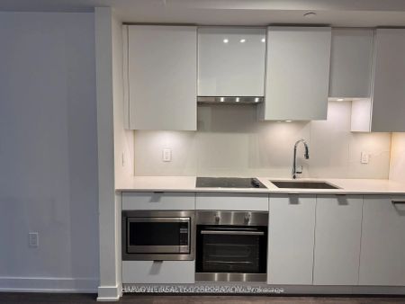 99 Broadway Avenue #1605 - Photo 3