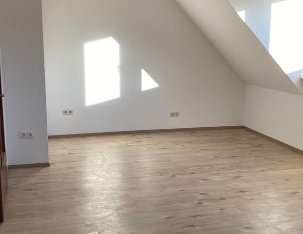 Hell, renoviert, Balkon -neue Einbauküche & Tageslichtbad - Photo 1