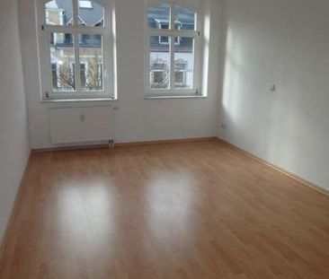 Mieter gesucht !!!! 3. OG. - Laminat und großer Balkon - Photo 1