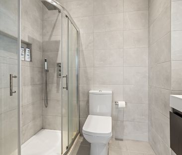 2 Bed Flat, Fulham Palace Road, SW6 - Photo 3