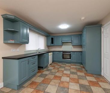 5 Demesne Way, Downpatrick, BT30 6WJ - Photo 6