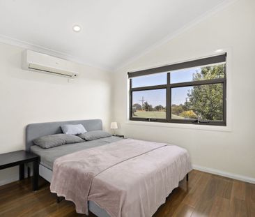 Modern Living in Epping - Photo 3