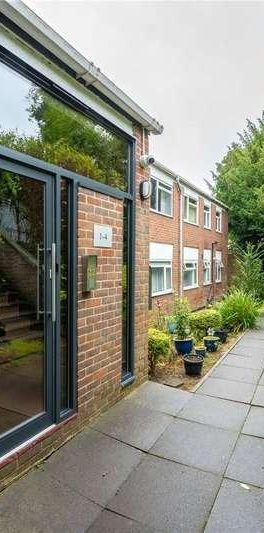 Burhill Grove, Pinner, HA5 - Photo 1